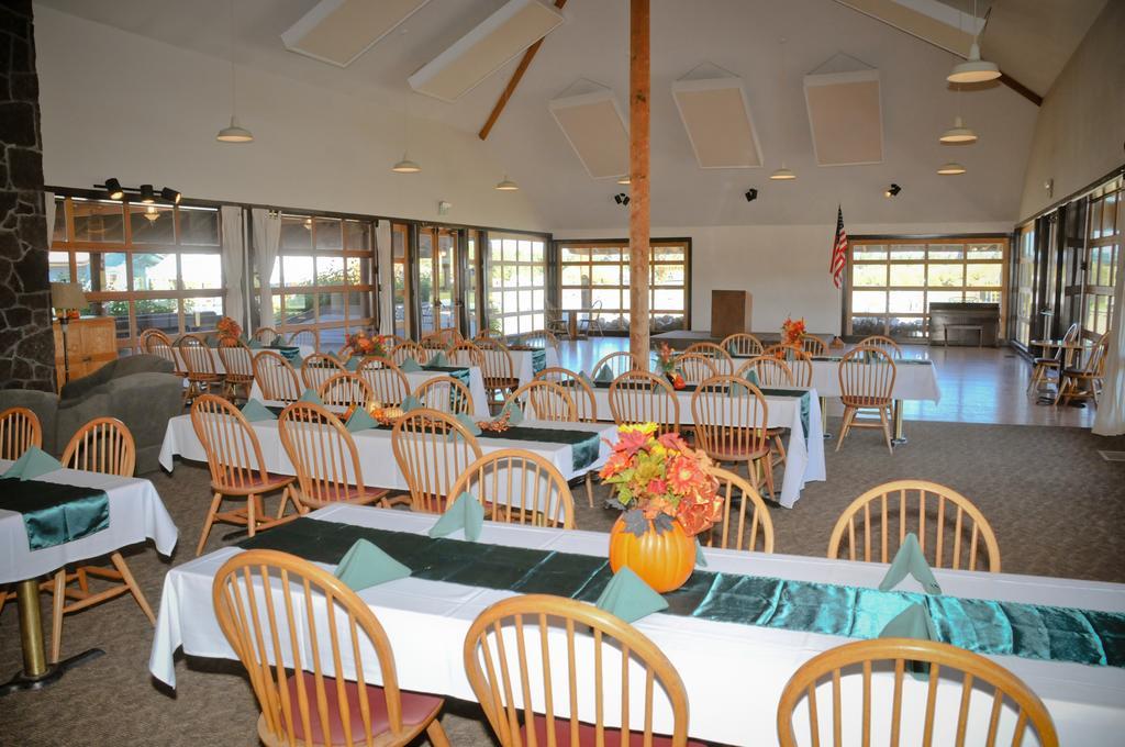 Bend-Sunriver Camping Resort 24 Ft. Yurt 16 Exteriör bild