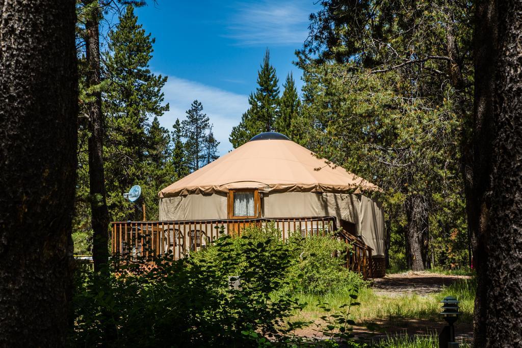Bend-Sunriver Camping Resort 24 Ft. Yurt 16 Exteriör bild