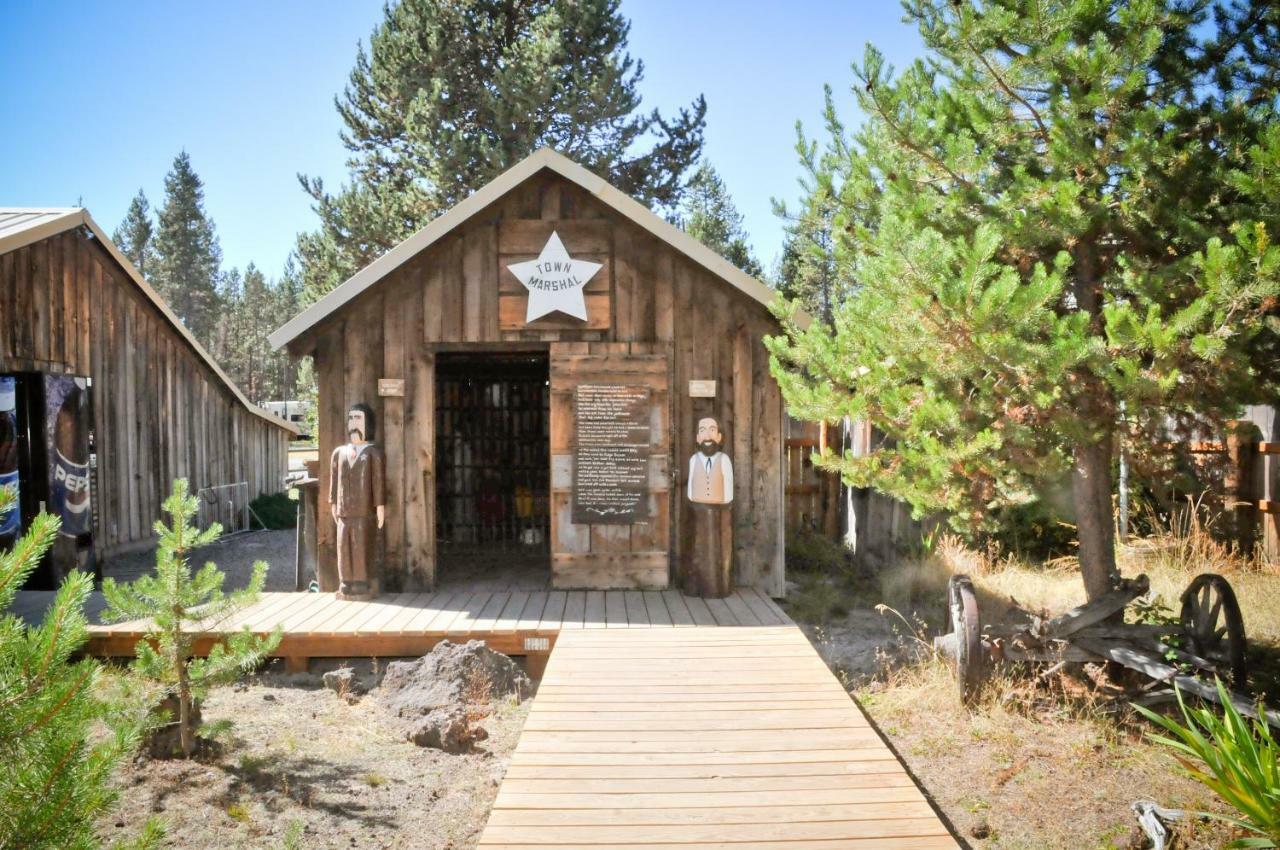 Bend-Sunriver Camping Resort 24 Ft. Yurt 16 Exteriör bild