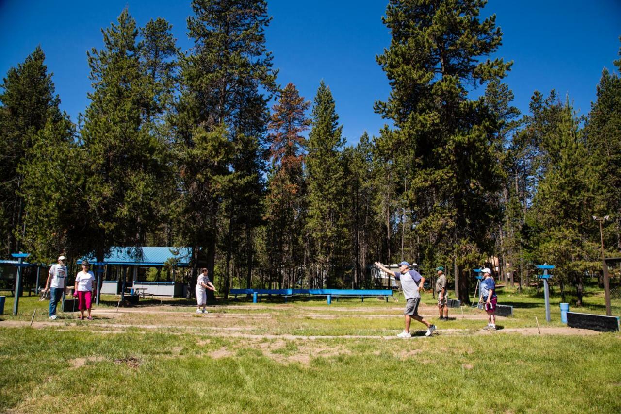 Bend-Sunriver Camping Resort 24 Ft. Yurt 16 Exteriör bild