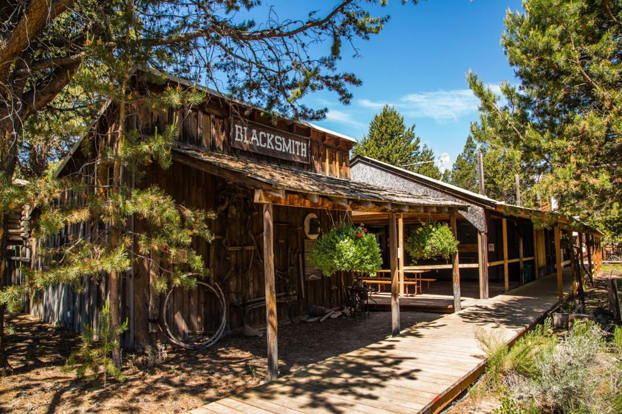 Bend-Sunriver Camping Resort 24 Ft. Yurt 16 Exteriör bild